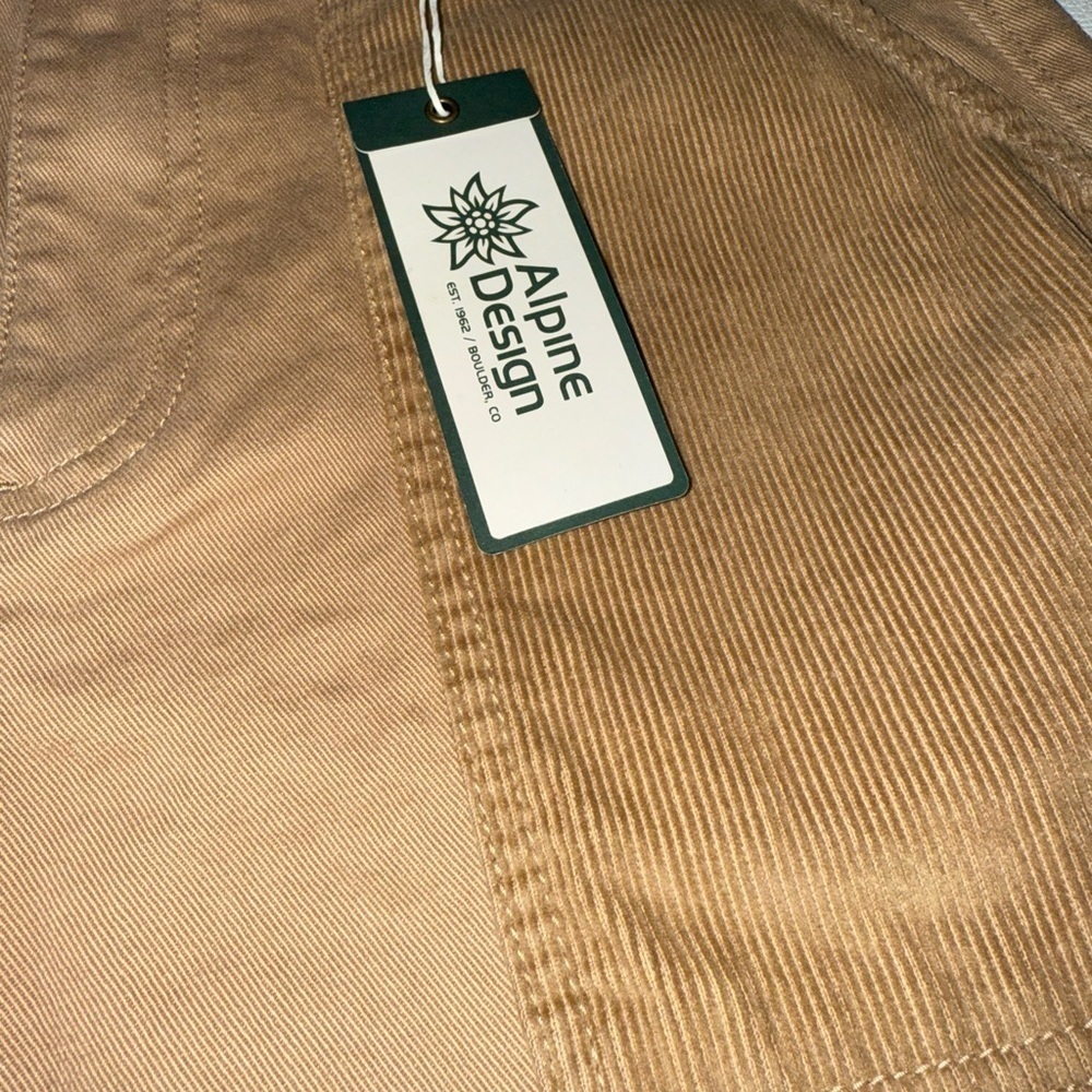 Alpine Design Tan Women's Cargo Shorts NWT Size 6 - Picture 2 of 10